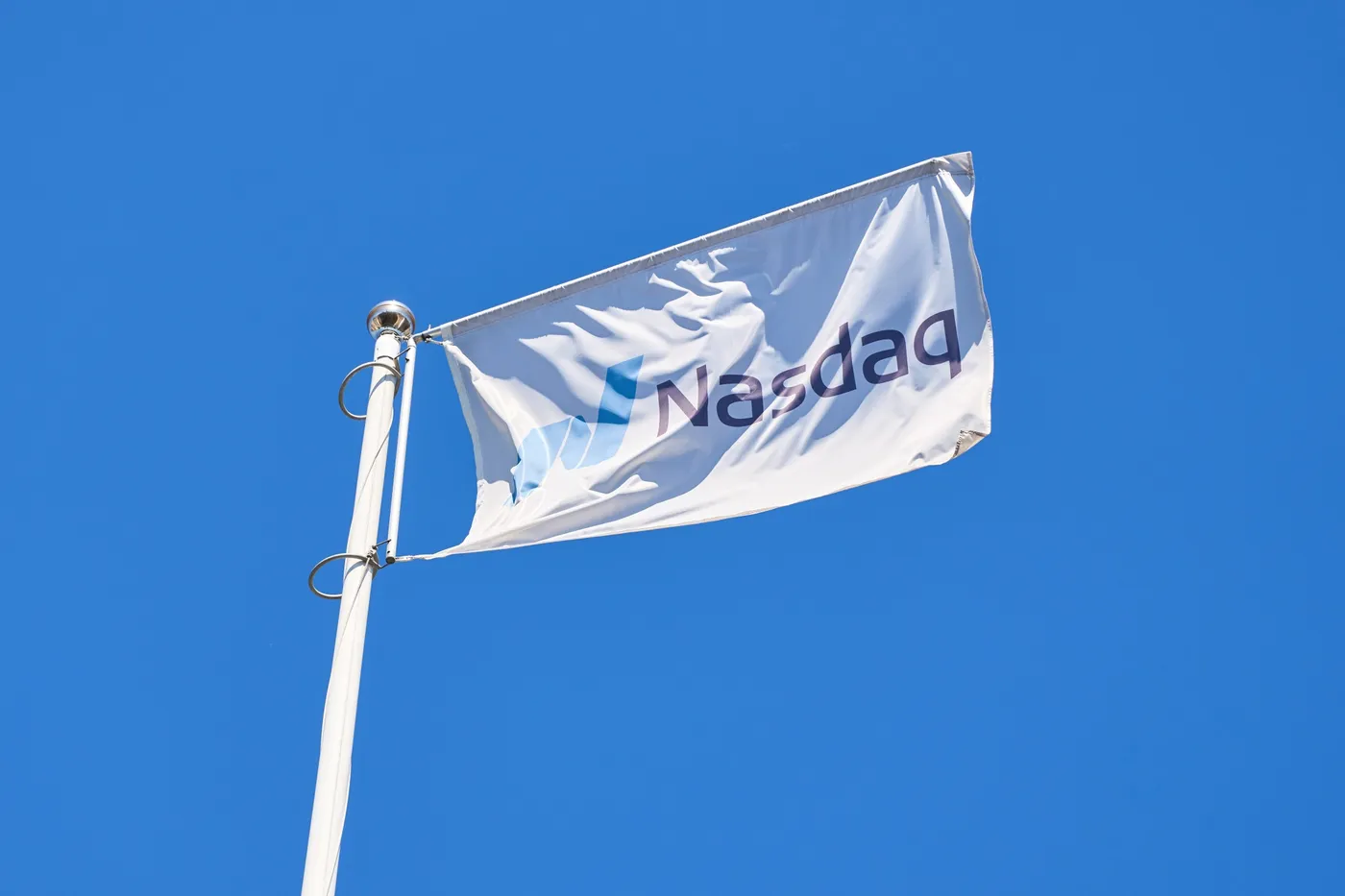 Nasdaq siết quy định, đẩy nhanh hủy niêm yết các doanh nghiệp siêu nhỏ