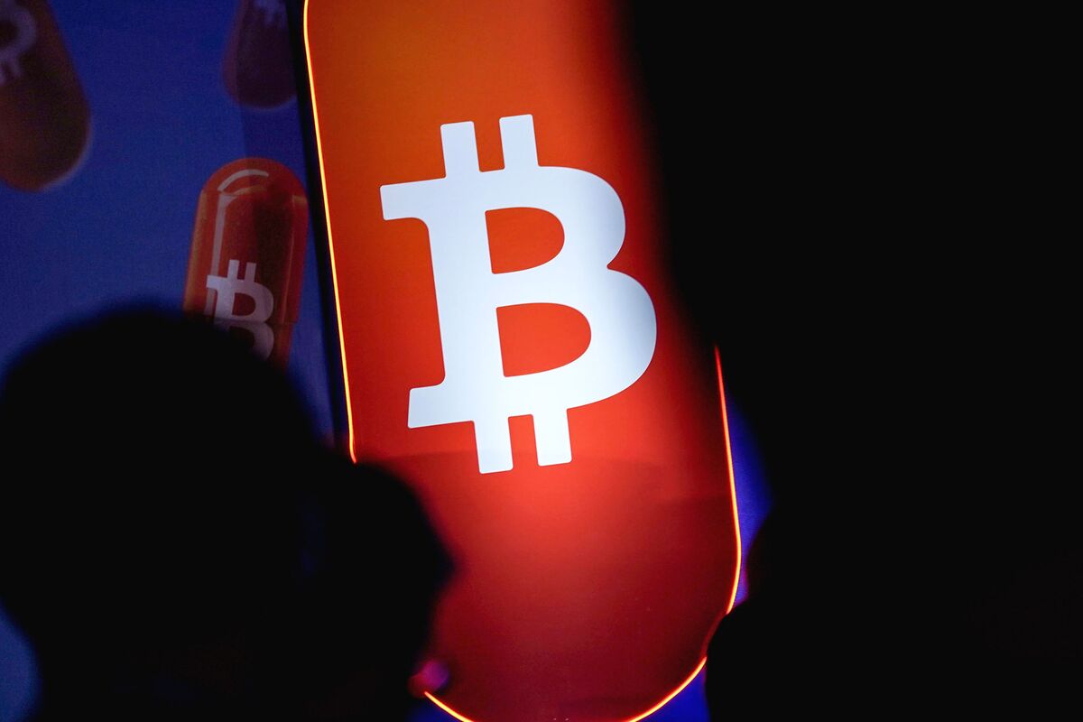 Bitcoin giảm mạnh khi khẩu vị rủi ro suy yếu sau đợt lao dốc vào tuần trước