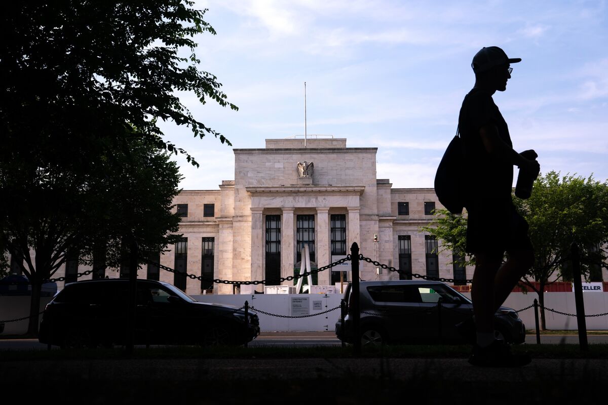 Fed giảm lãi suất 25 bps, báo hiệu lo ngại về thị trường lao động