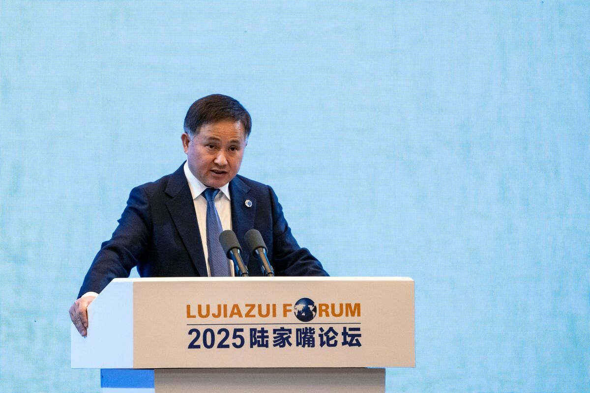 Thống đốc PBoC: Vị thế độc tôn của USD đang lung lay