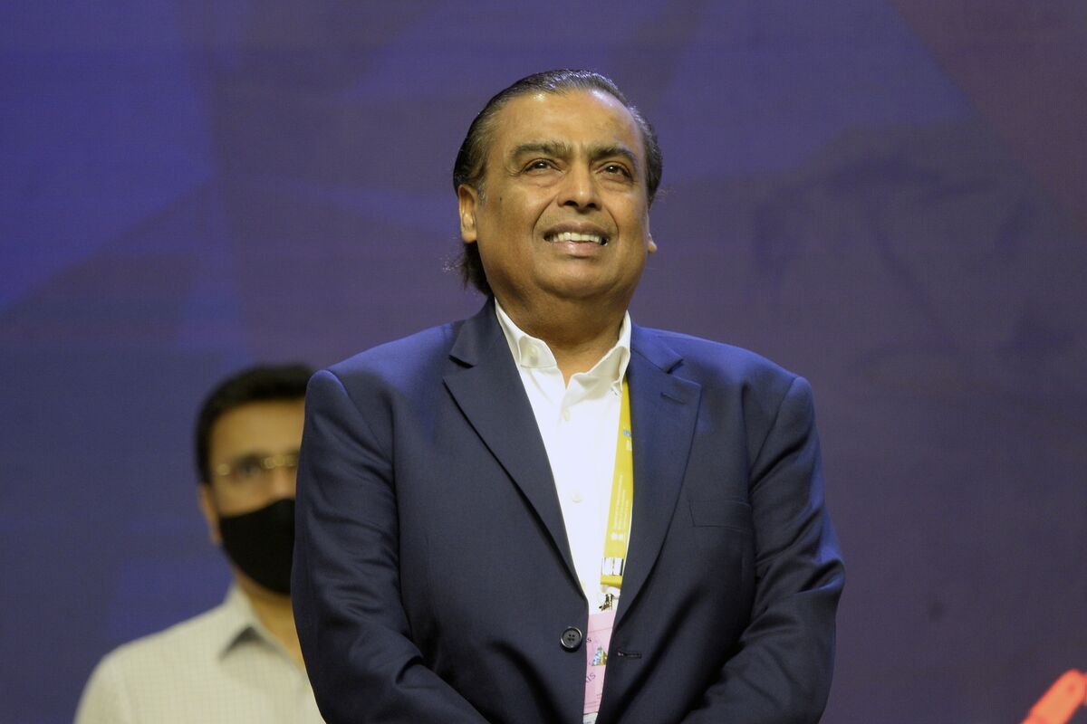 Sự nhẹ nhõm bao trùm các tập đoàn Ambani và Adani với thỏa thuận thương mại Mỹ-Ấn