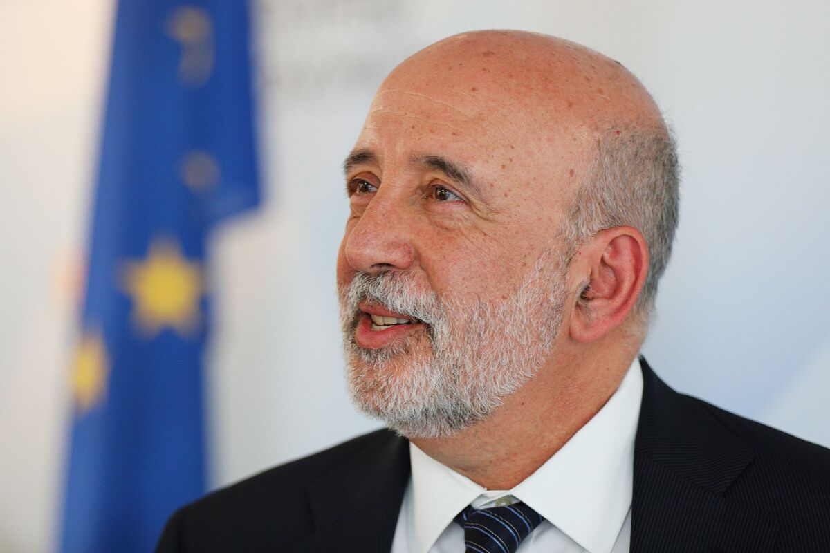 Quan chức ECB Makhlouf: ECB có thể tăng hoặc giảm lãi suất ở cuộc họp tới