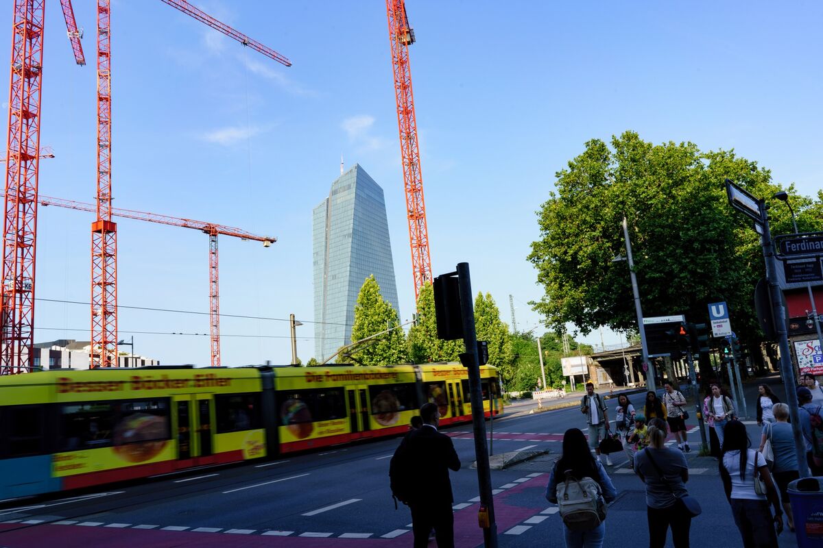 Quan chức ECB Kazimir: Cần kiên nhẫn bây giờ khi mục tiêu lạm phát đã đạt được