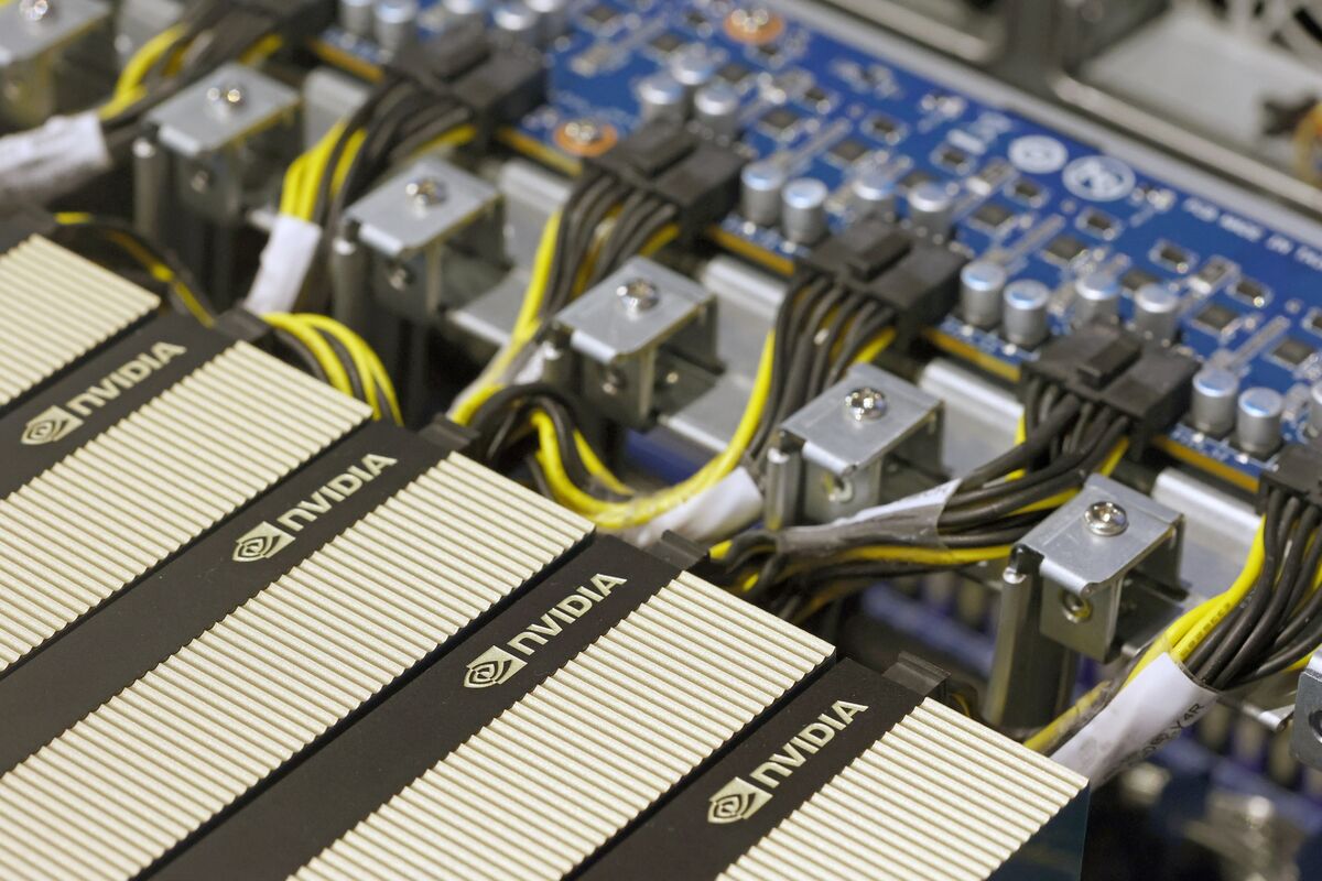 Mỹ bắt giữ hai người đàn ông bị cáo buộc buôn lậu chip AI Nvidia trị giá 160 triệu USD sang Trung Quốc