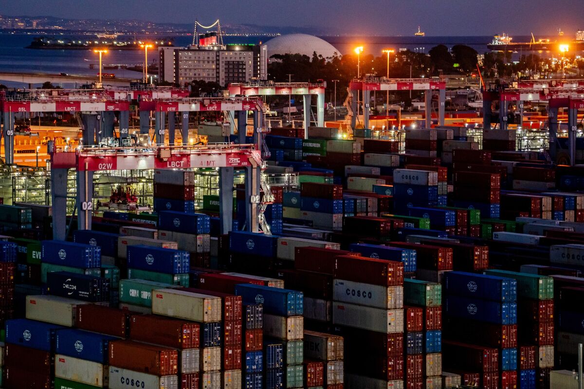 Cập nhật thị trường đầu ngày: USD giảm, khẩu vị rủi ro suy yếu sau khi Donald Trump nâng thuế bổ sung lên 15%