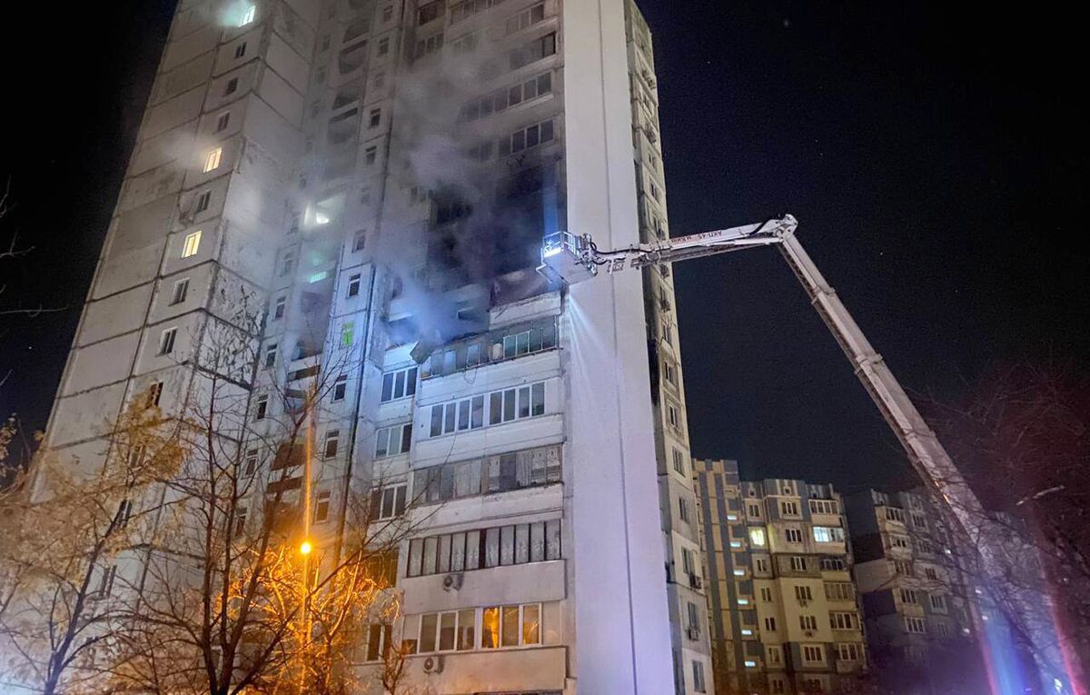 Ukraine tấn công kho dầu Biển Đen của Nga để trả đũa cuộc không kích vào Kyiv