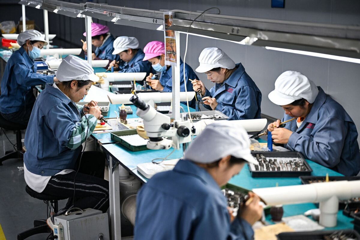 Lợi nhuận công nghiệp Trung Quốc ghi nhận mức tăng lần đầu tiên sau ba tháng