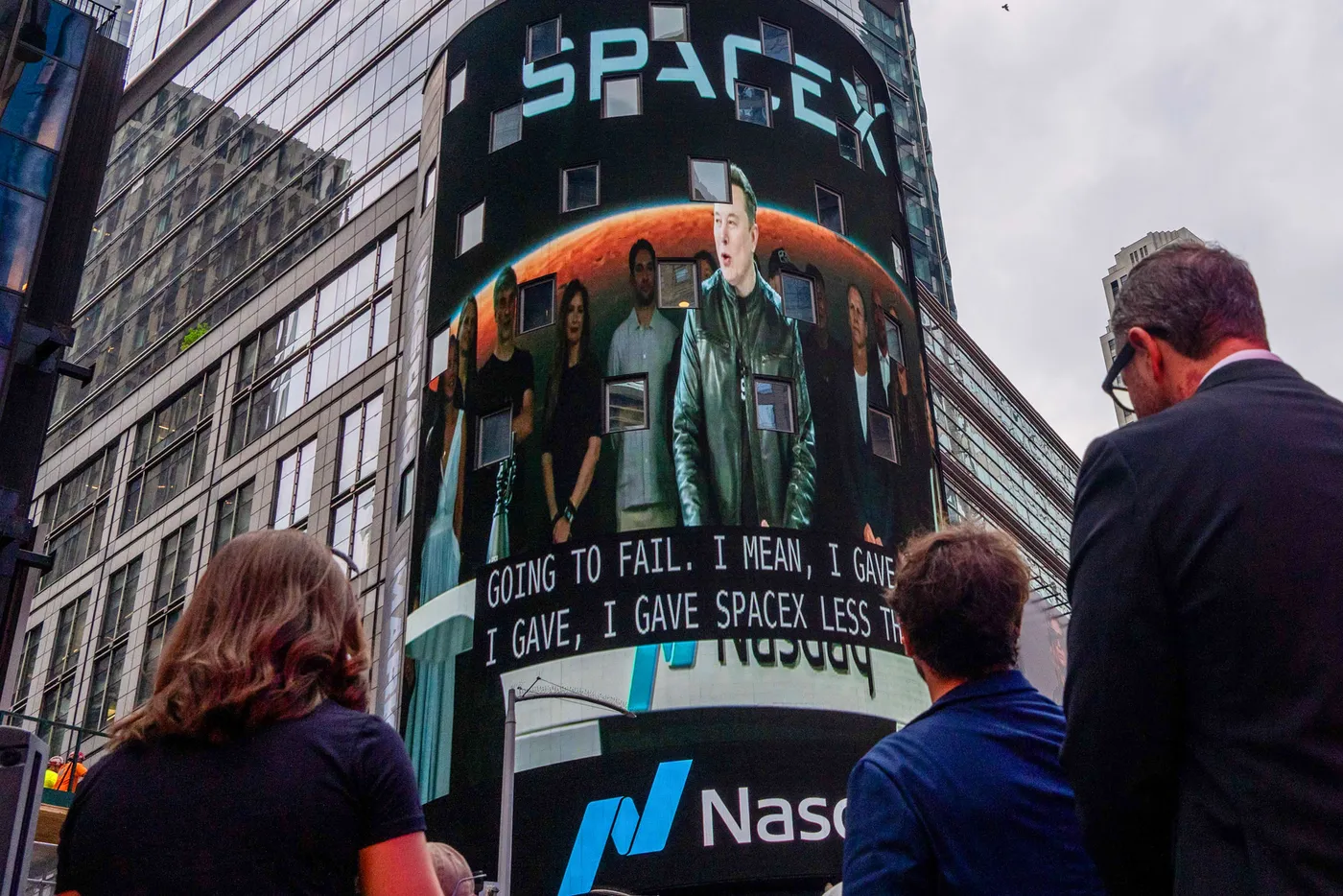 Các nhà đầu tư tìm mọi cách loại SpaceX và Elon Musk khỏi danh mục đầu tư