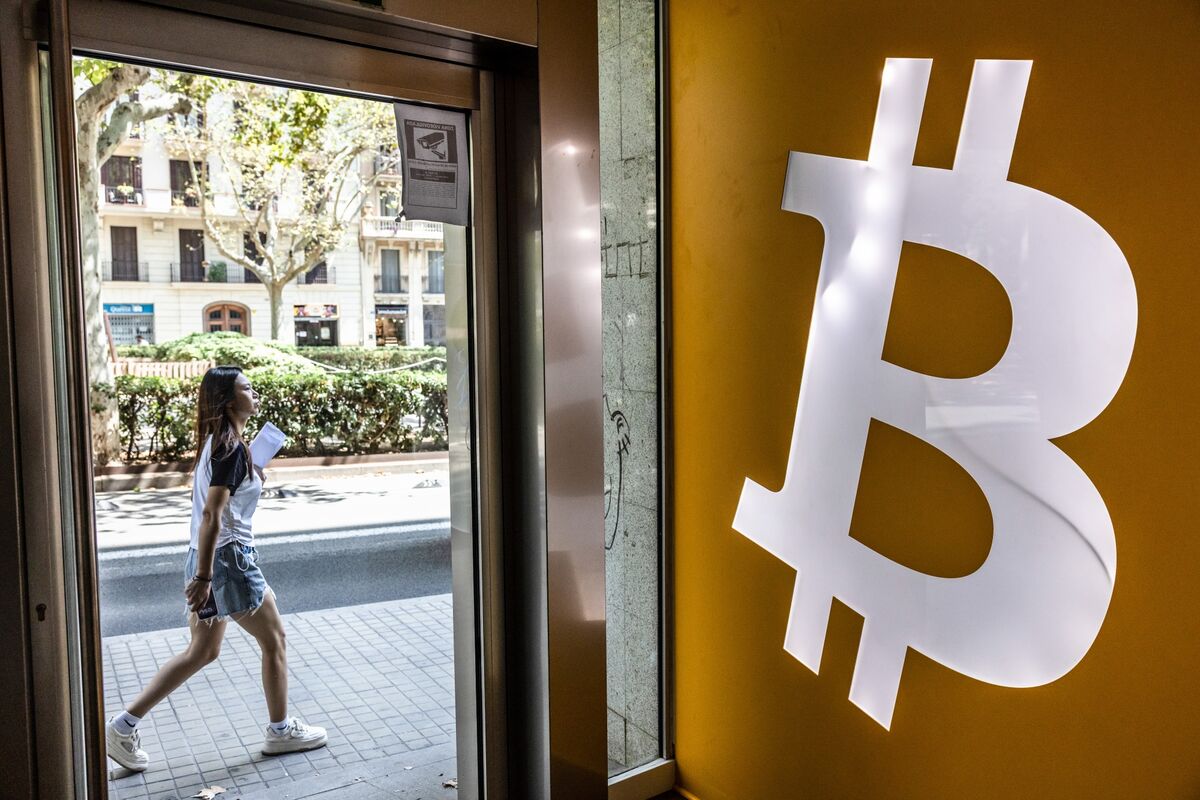 Các quỹ ETF Bitcoin đối mặt với tháng tệ nhất khi nhà đầu tư rút 3.5 tỷ USD