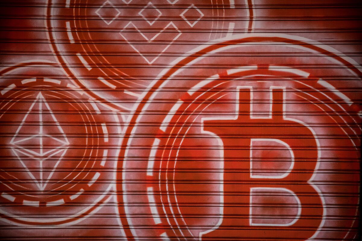 Bitcoin (BTC), Ether (ETH) và các đồng tiền ảo khác rút lui từ vùng cao kỷ lục