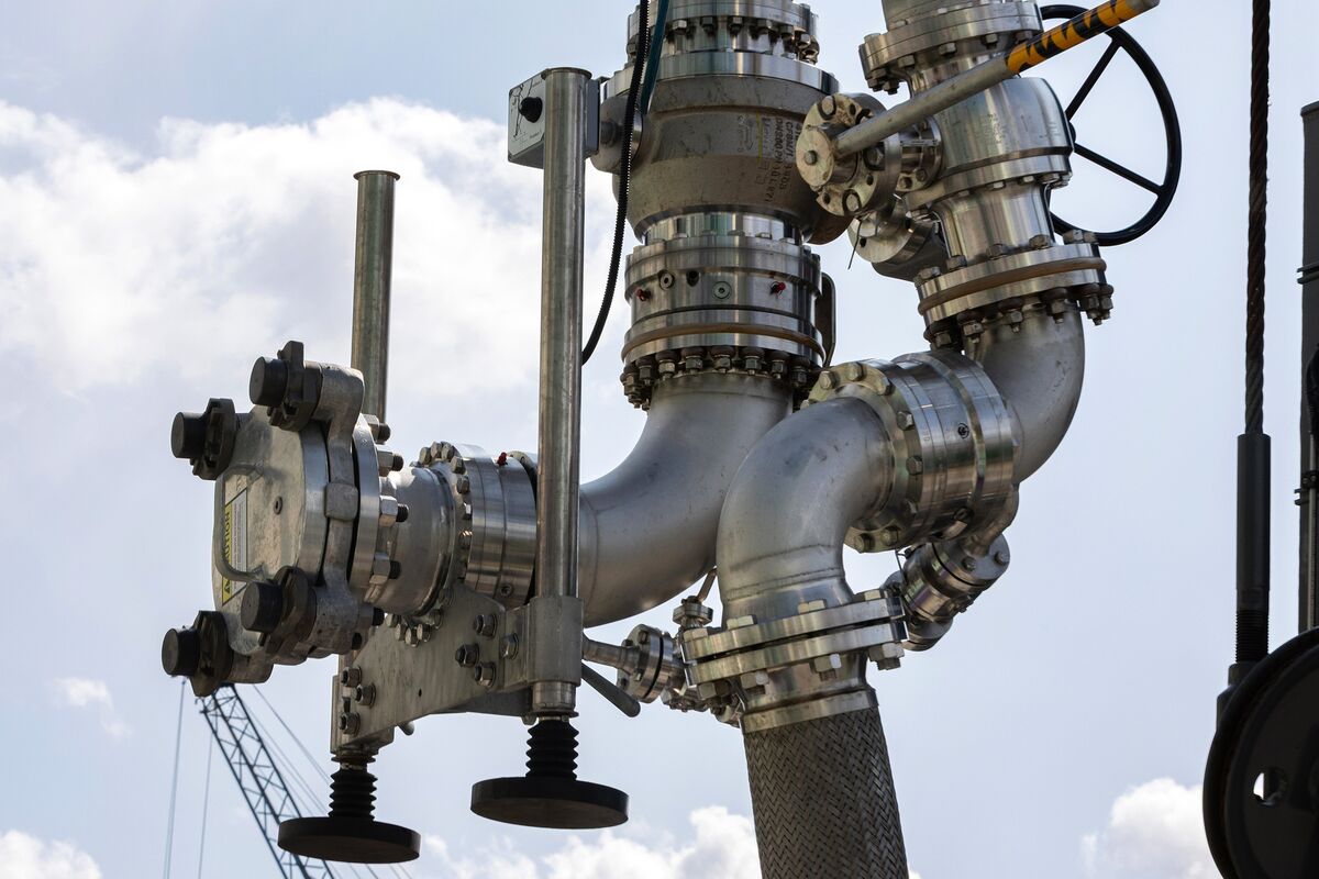 Pacific Gas phủ nhận liên quan đến tàu LNG lách lệnh trừng phạt