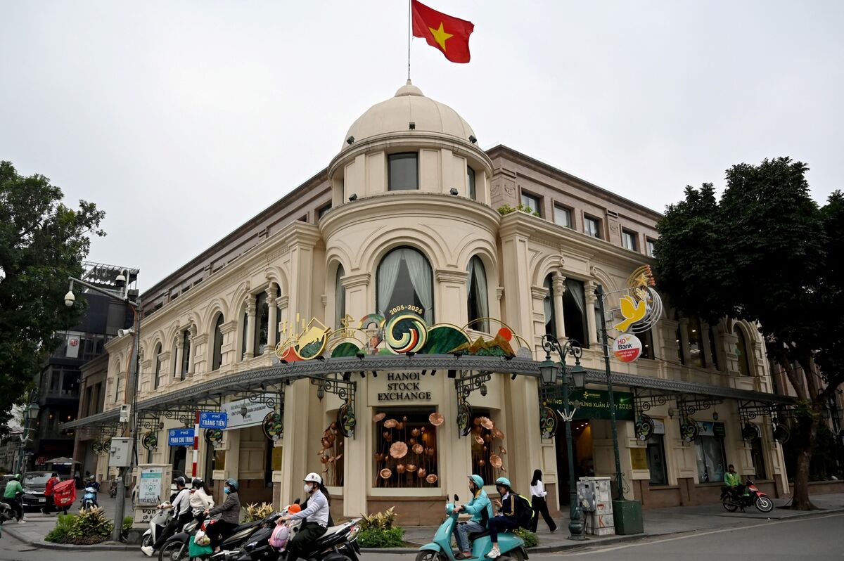 Chứng khoán VPBank giảm trong ngày giao dịch đầu tiên khi thị trường thoái lui