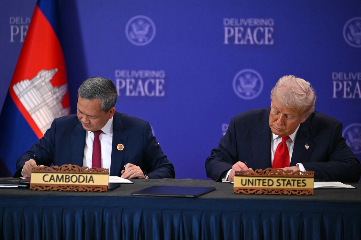 Mỹ dỡ bỏ lệnh cấm vũ khí đối với Campuchia sau thỏa thuận ngừng bắn được Trump hậu thuẫn