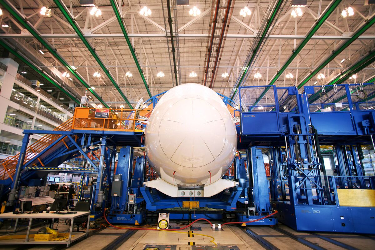Boeing được hưởng lợi nhờ thỏa thuận Mỹ - Anh; Hãng hàng không Anh Quốc đặt mua 30 máy bay Boeing (BA)