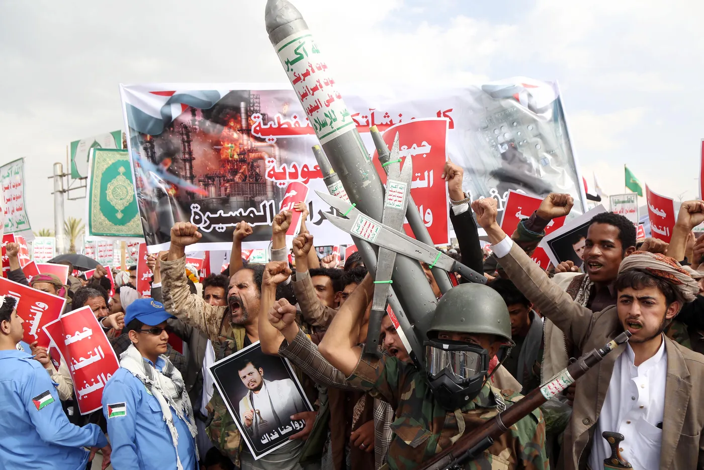 Houthi cảnh báo mọi tàu thuyền cập cảng Saudi Arabia