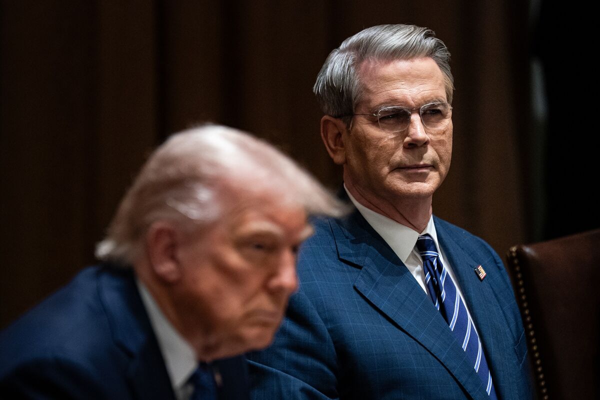 Đội ngũ của Trump tìm cách cắt giảm thuế quan, nới lỏng hạn chế đất hiếm trong các cuộc đàm phán với Trung Quốc
