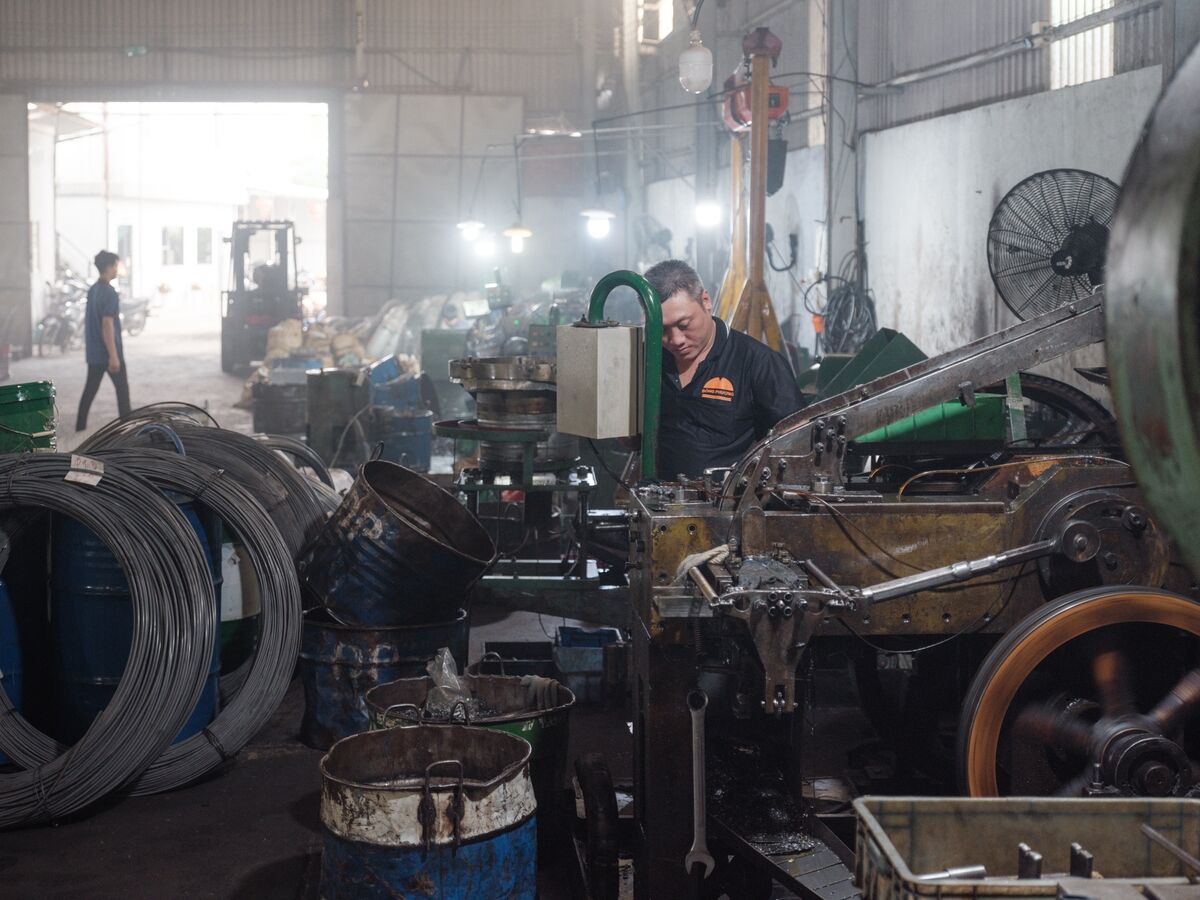 Tăng trưởng GDP Việt Nam vượt dự báo bất chấp thuế quan của Trump
