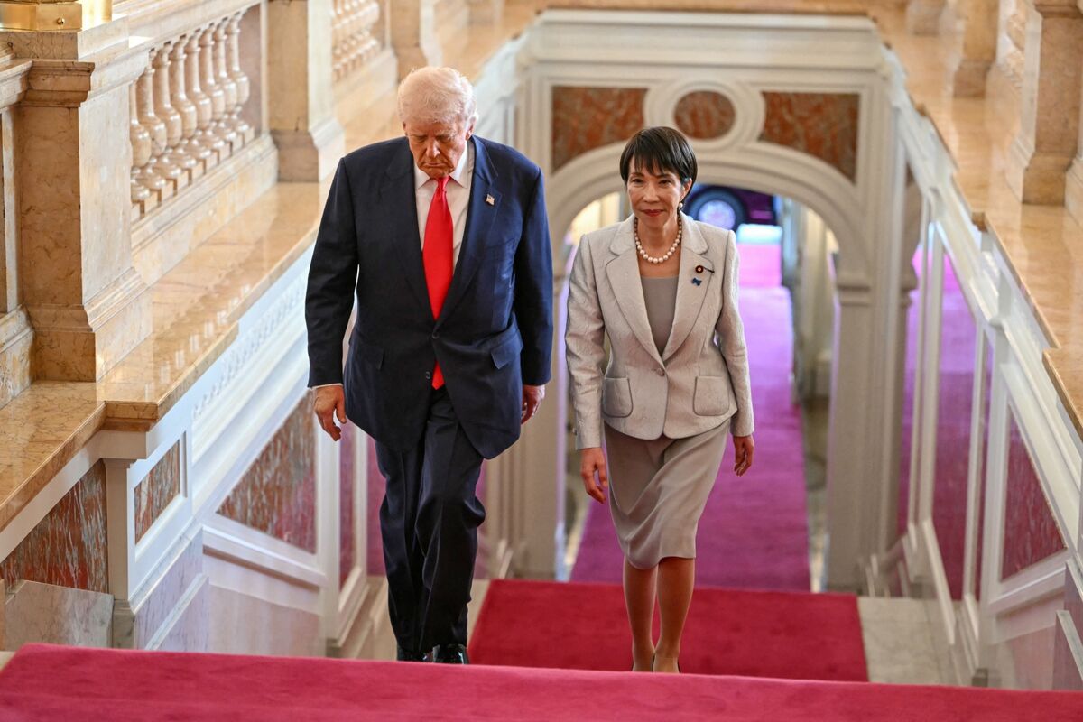 Trump ca ngợi liên minh Nhật Bản về kế hoạch tăng chi tiêu quốc phòng