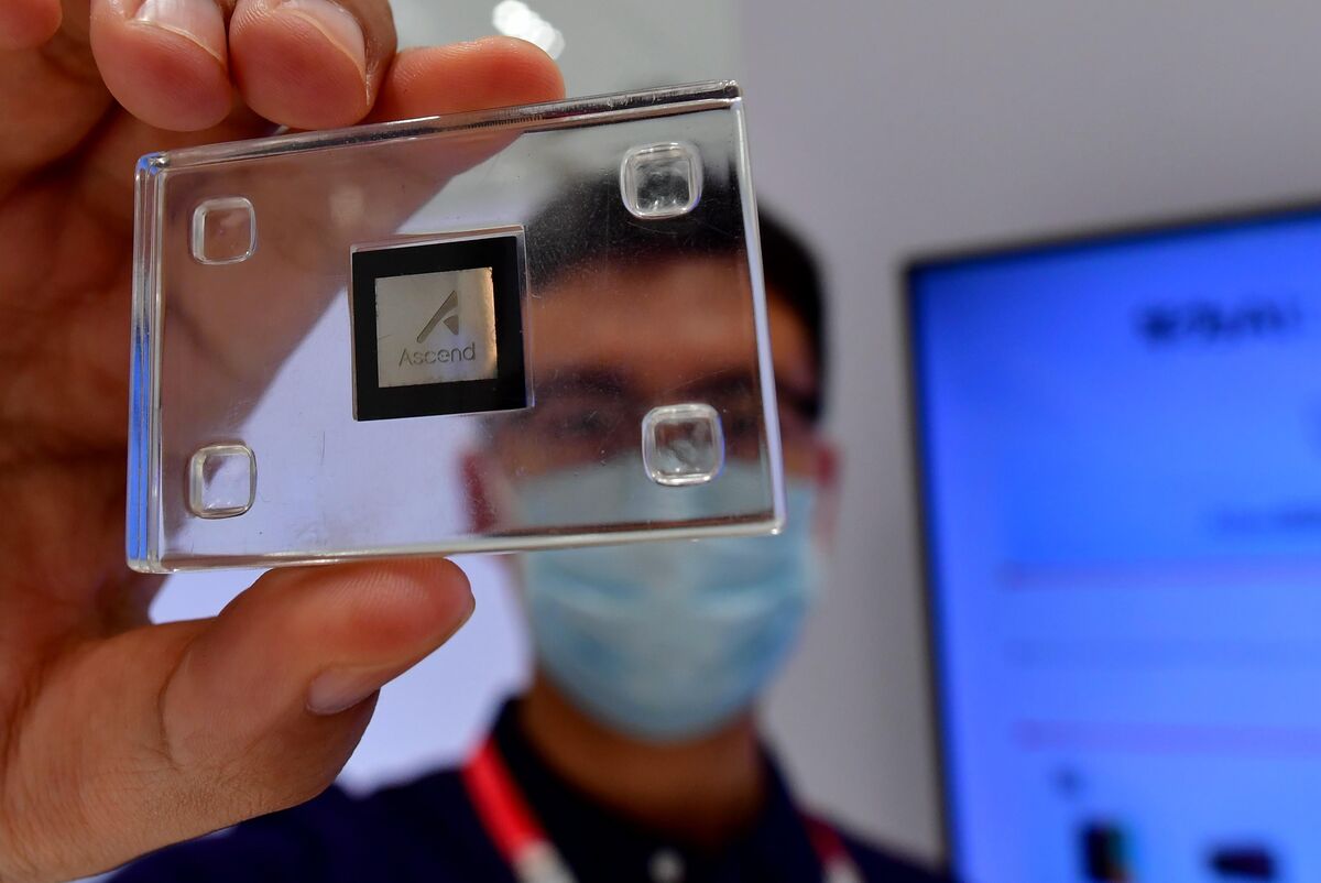 Trung Quốc cáo buộc Mỹ 'bắt nạt đơn phương' về vấn đề chip AI của Huawei