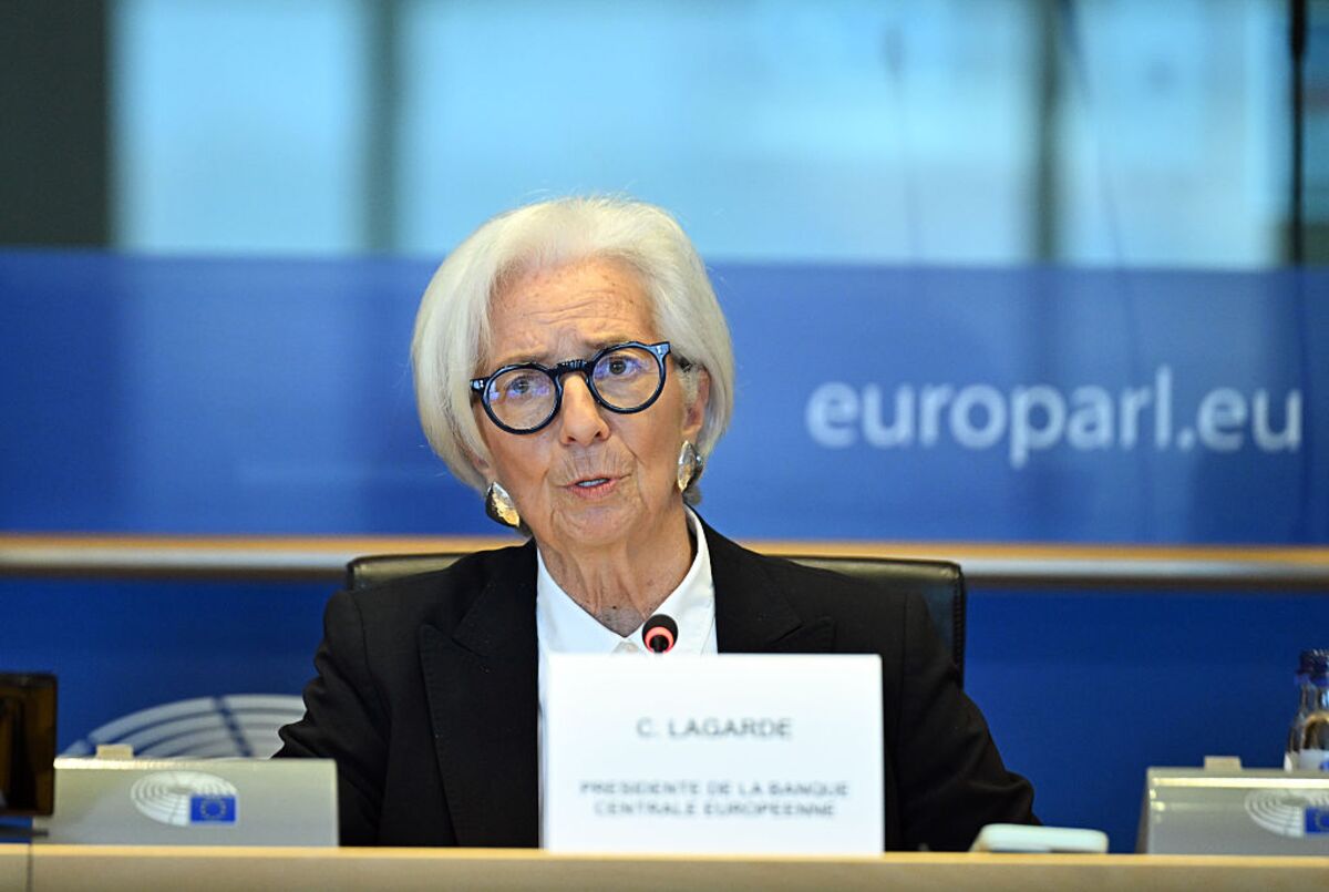 Lagarde cam kết ECB sẽ ‘cực kỳ chú ý’ đến việc cắt giảm việc làm do AI