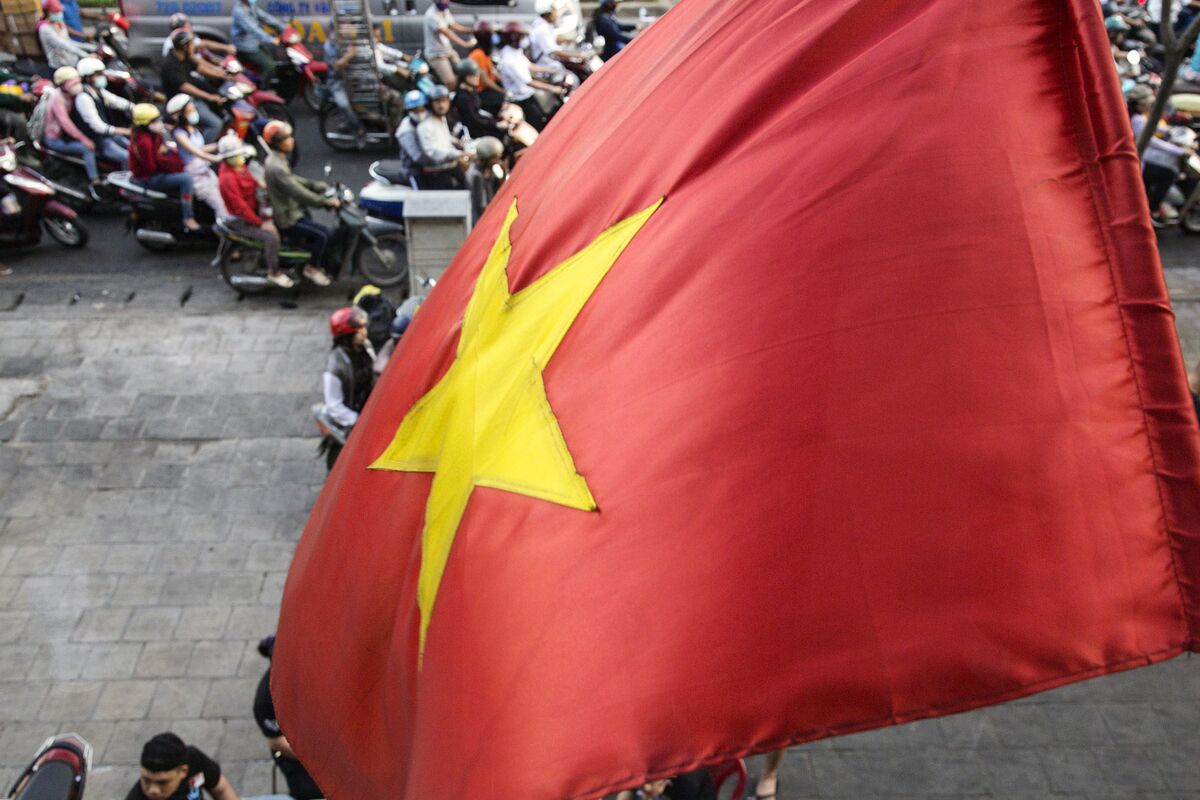 Việt Nam tăng tốc cho vay, khả năng dỡ bỏ hạn mức tín dụng có rủi ro