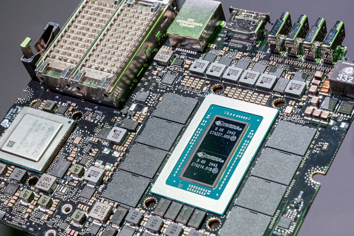 Nvidia: Khách hàng sẽ là ‘ưu tiên’ bất chấp thỏa thuận với OpenAI