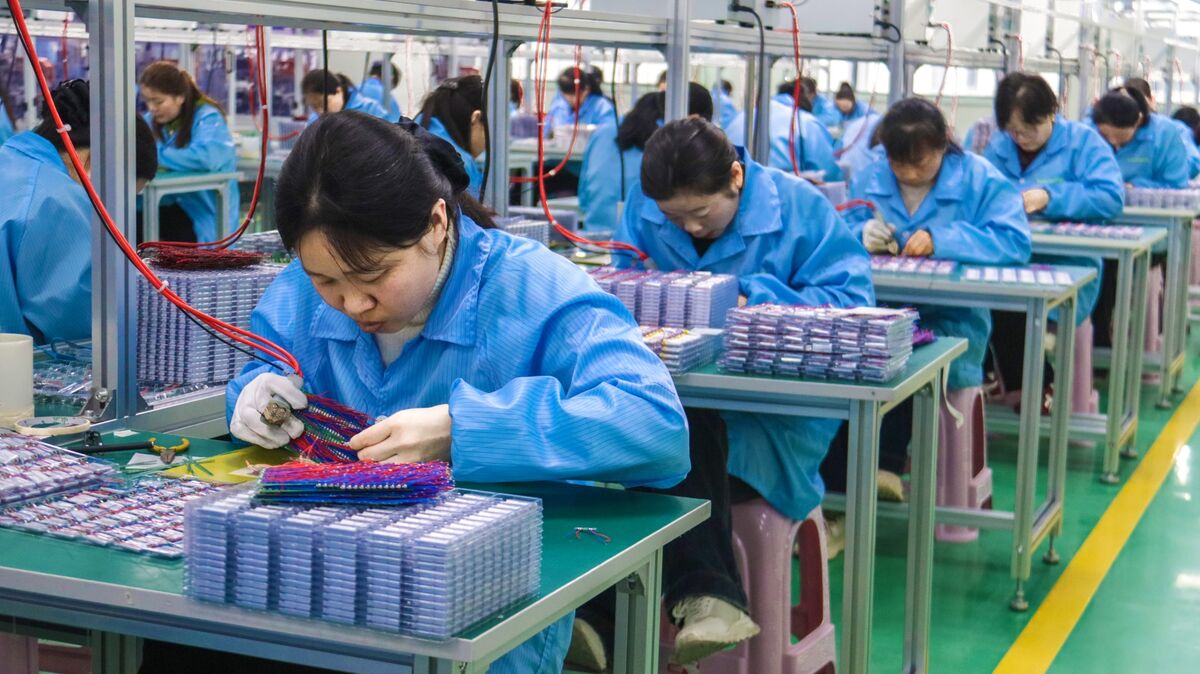 Hoạt động nhà máy tại Trung Quốc suy giảm trong kỳ nghỉ lễ