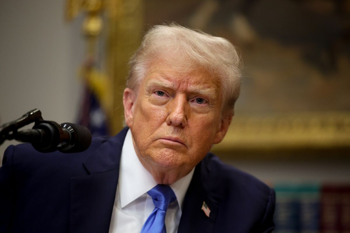Trump ký sắc lệnh chỉ định Antifa là nhóm khủng bố nội địa
