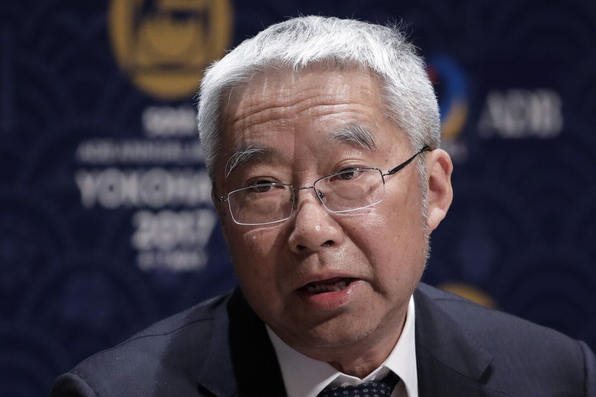 Cựu cố vấn PBoC: Trung Quốc nên để đầu tư đóng vai trò lớn hơn trong nền kinh tế