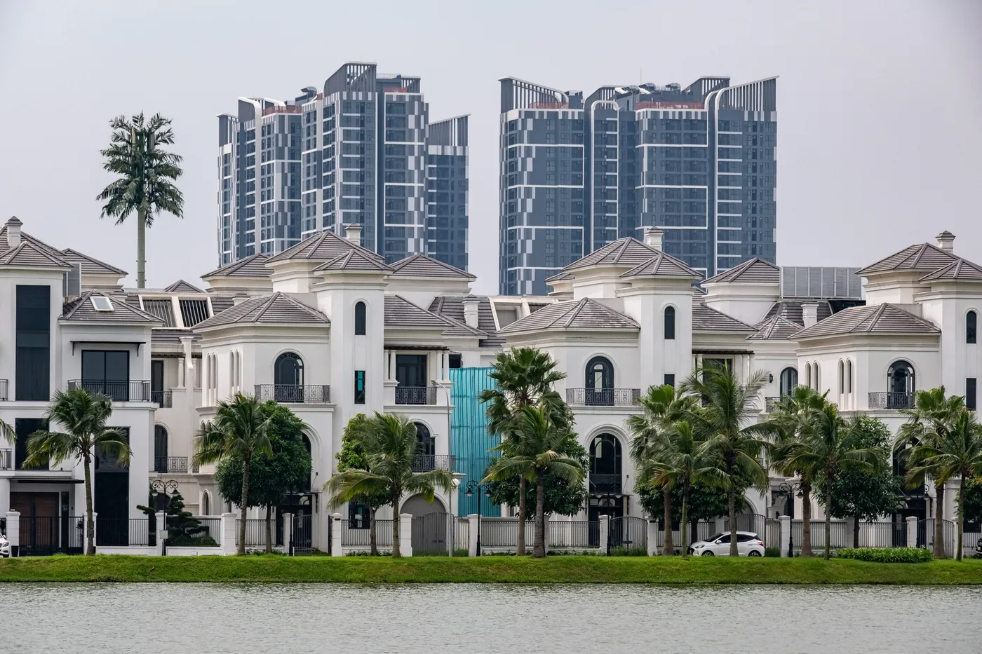 Đà tăng hơn 1,000% của Vingroup đặt dấu hỏi cho cơn sốt chứng khoán Việt Nam