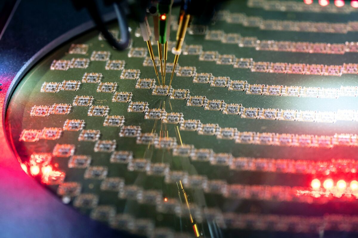 Mỹ cân nhắc phê duyệt hàng năm cho việc cung cấp chất liệu sản xuất chip cho Samsung, Hynix tại Trung Quốc