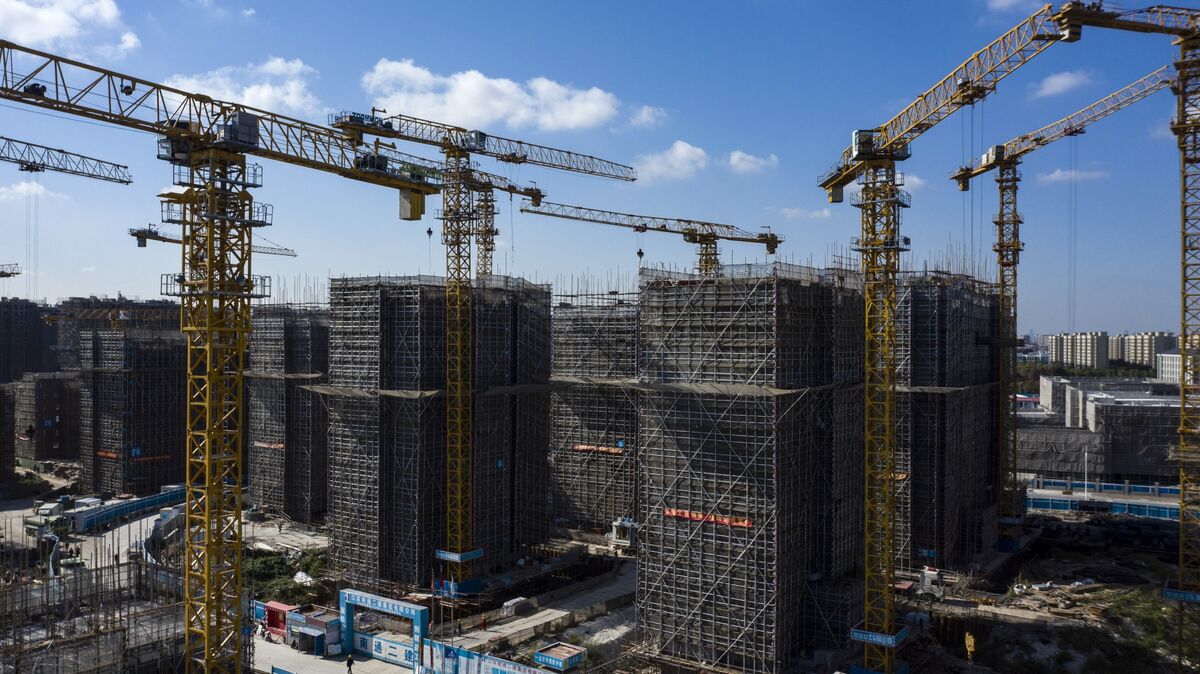 Các nhà xây dựng lớn nhất Trung Quốc vội vã kết thúc các cuộc tái cơ cấu