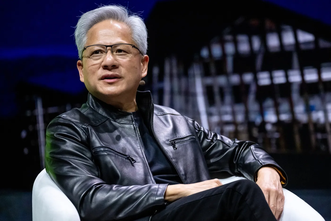 CEO Nvidia tham gia đoàn tháp tùng ông Trump tại Trung Quốc - AI trở thành tâm điểm