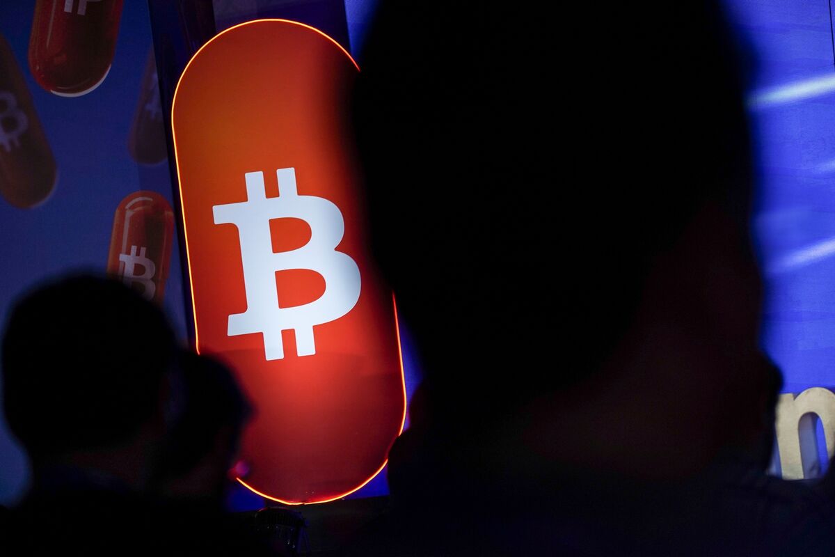 Quyền chọn Bitcoin cho thấy các nhà giao dịch đang phòng ngừa rủi ro giảm giá xuống $100,000