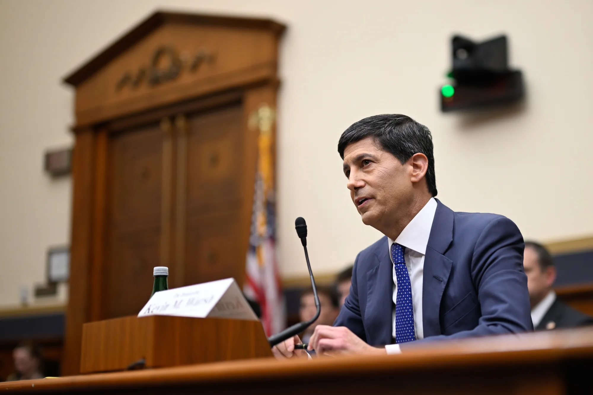 Ông Kevin Warsh được “giải vây” nhờ lạm phát hạ nhiệt, nhưng thách thức vẫn ở phía trước