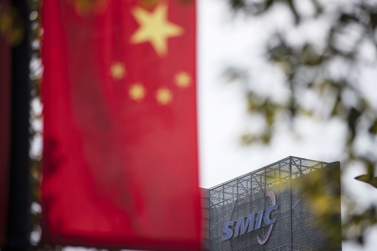 SMIC và Hua Hong lao dốc vì cảnh báo sụt giảm doanh số, thị trường chip chao đảo