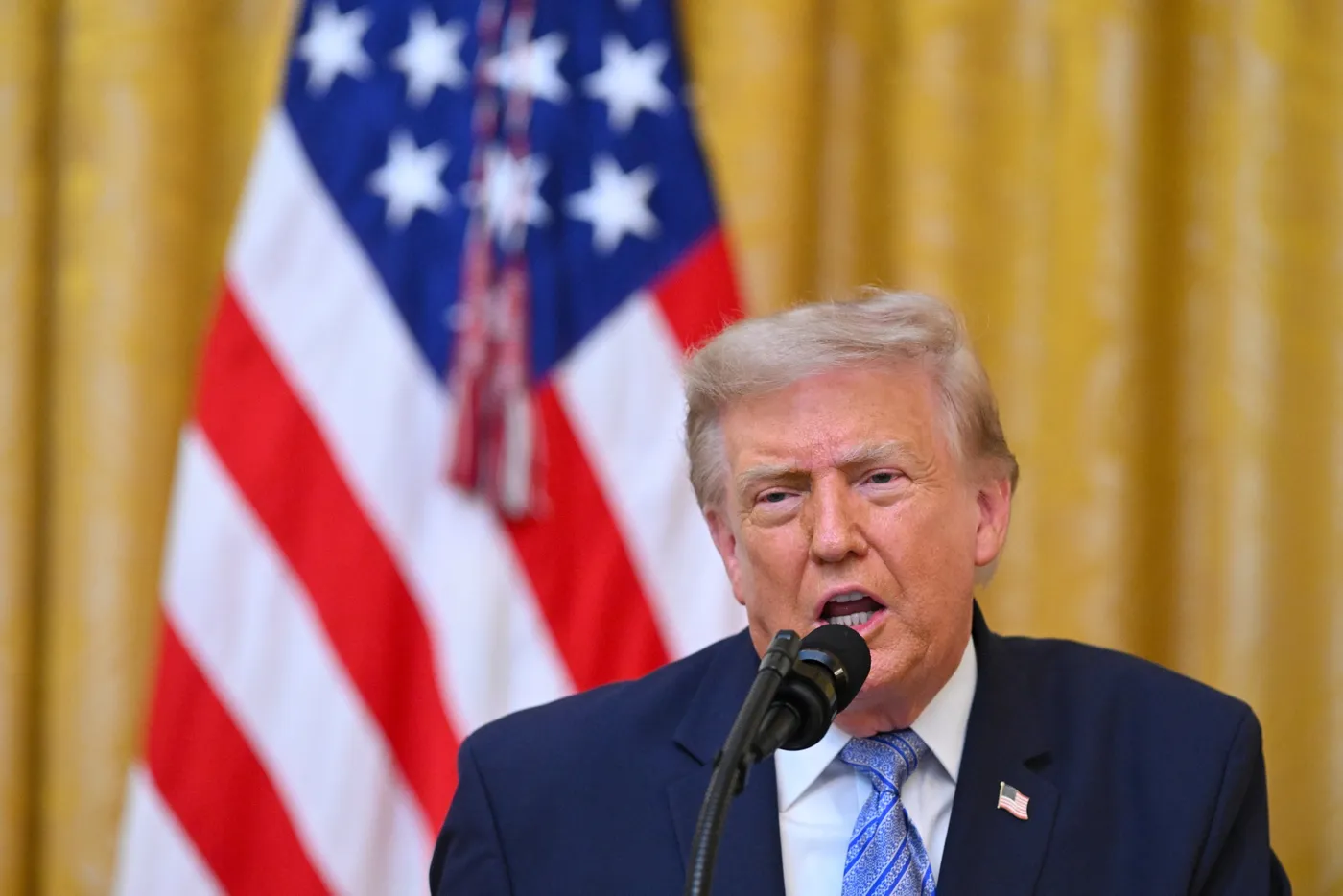 Công ty truyền thông của Trump bán dịch vụ truy cập sớm bài đăng trên Truth Social
