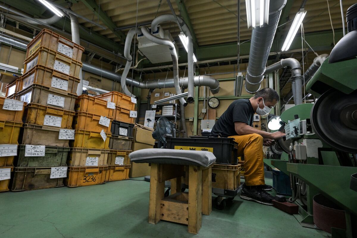 Nhật Bản xác nhận GDP suy giảm sâu hơn, ủng hộ gói kích thích của Thủ tướng Takaichi