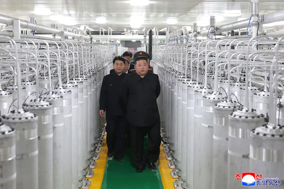Ông Kim Jong Un thị sát cơ sở hạt nhân mới, tuyên bố năng lực sản xuất đã tăng gấp đôi