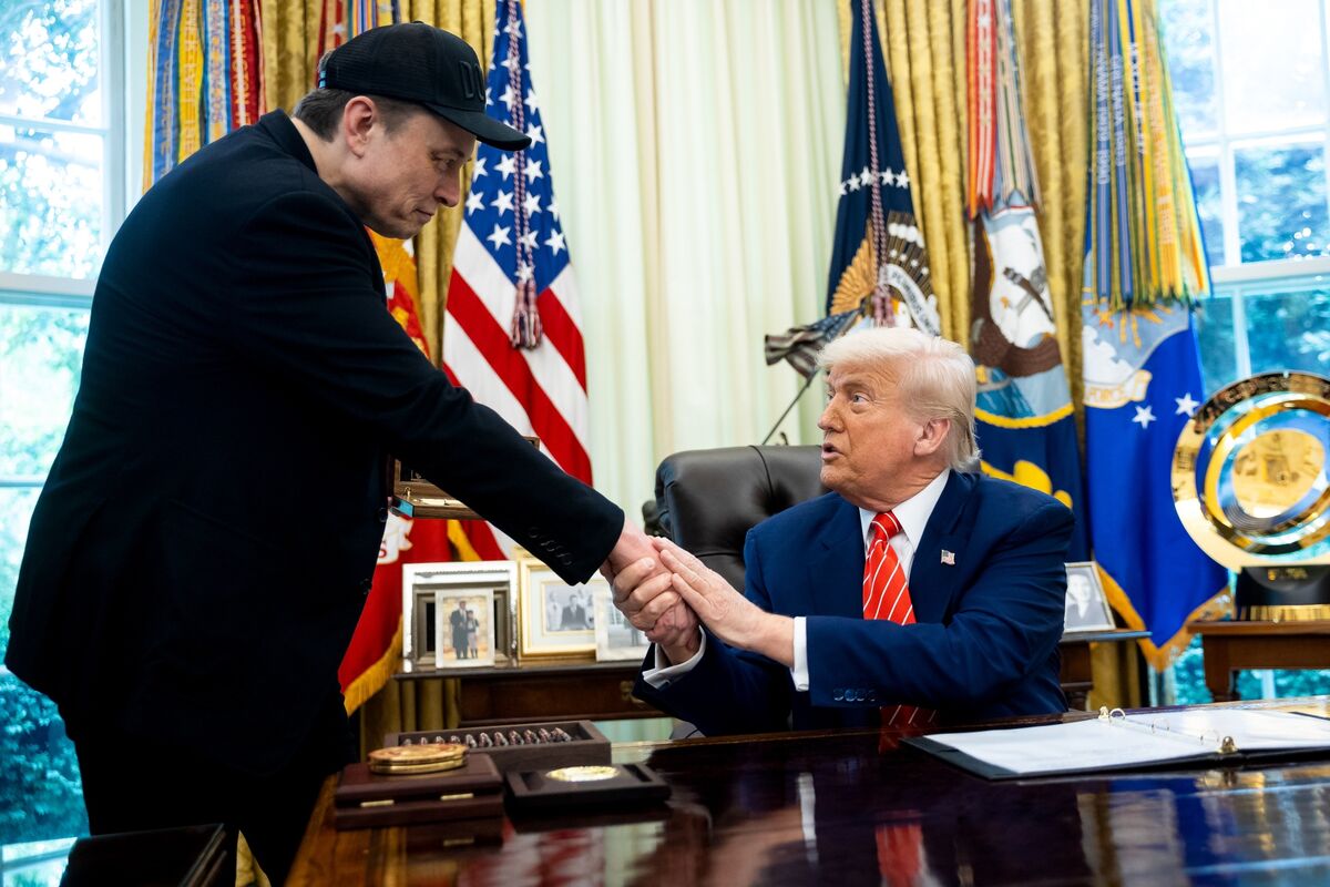 Elon Musk trở lại Nhà Trắng lần đầu tiên sau mâu thuẫn với Donald Trump về chi tiêu thâm hụt