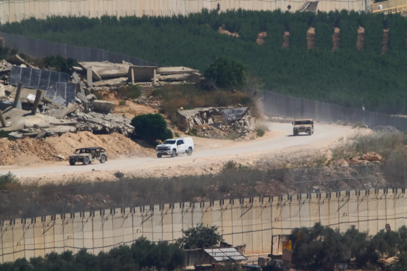 Israel rút quân khỏi một số khu vực ở nam Lebanon theo thỏa thuận ngừng bắn