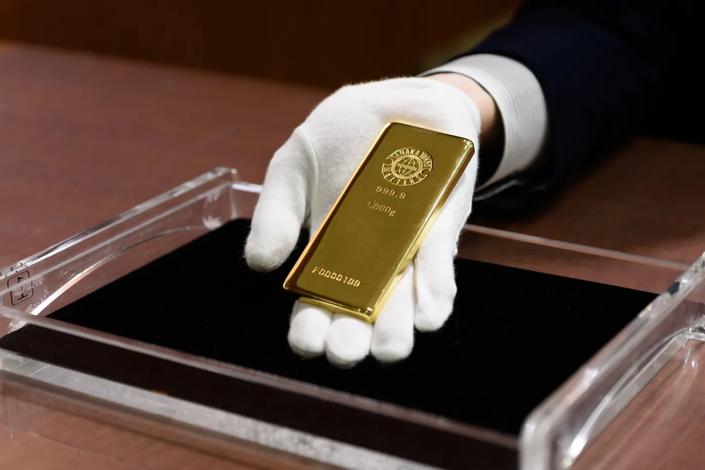 Giá vàng đi ngang khi kỳ vọng về thỏa thuận xung đột Mỹ - Iran làm dịu bớt lo ngại tăng lãi suất