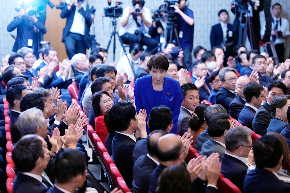 Sanae Takaichi chuẩn bị sắp xếp các vị trí then chốt để giải quyết các thách thức lớn phía trước