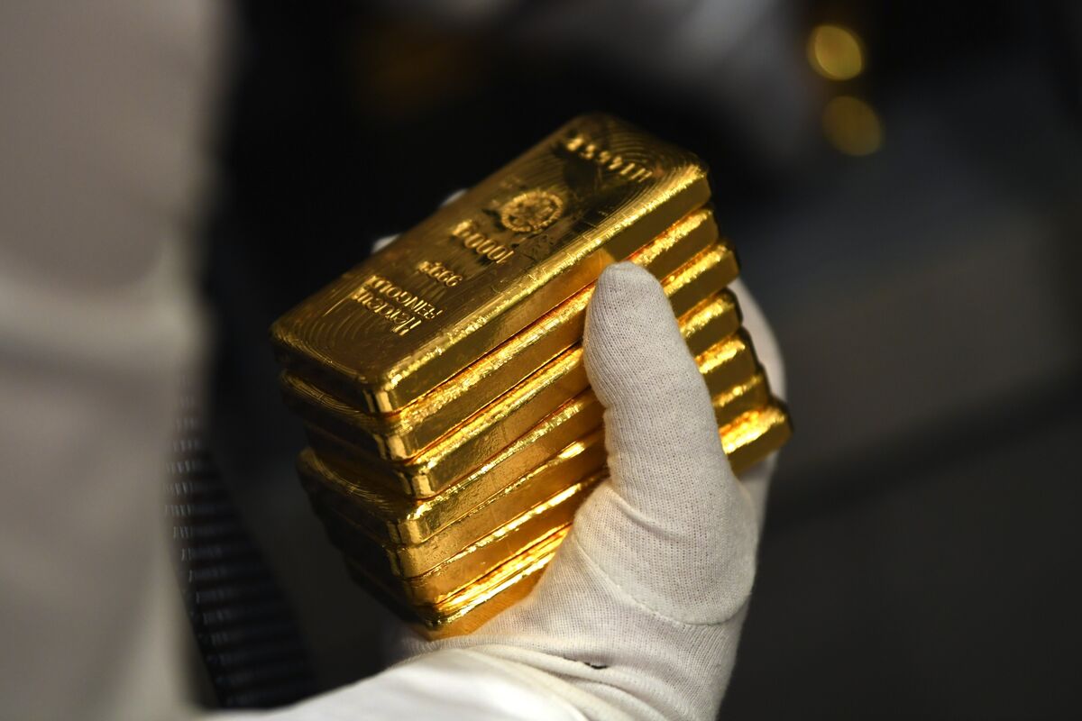 Vàng chạm mốc $4,000/oz khi tình trạng đóng cửa chính phủ Mỹ tăng cường nhu cầu trú ẩn an toàn