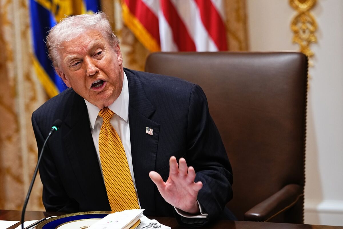 Trump thay đổi quan điểm, cho rằng Hạ viện nên bỏ phiếu công bố hồ sơ Epstein