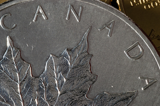 Canada rút lại thuế kỹ thuật số để cứu đàm phán thương mại với Mỹ; Đồng Loonie phục hồi nhẹ