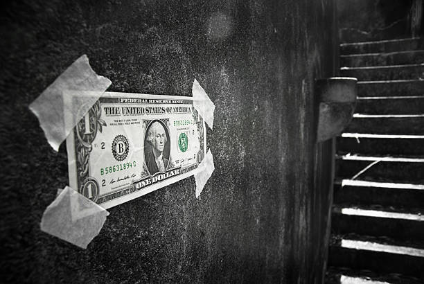 USD giảm nhẹ, giá dầu lao dốc, thị trường chờ đợi tín hiệu từ Fed và BoE