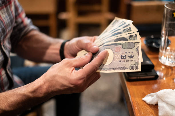 USD/JPY: Phe gấu giữ vững vị thế và nhắm đến ngưỡng hỗ trợ quan trọng - Action Forex