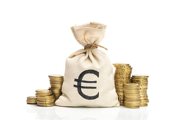 EUR/USD giảm xuống đáy năm