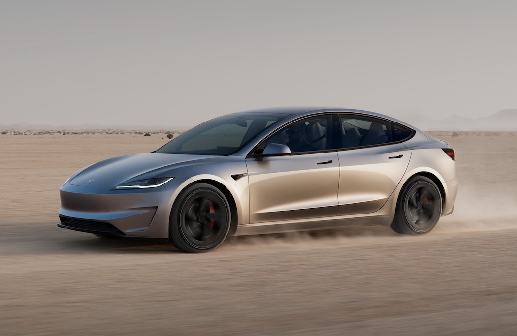 Tesla "ngã ngựa" vì yếu tố chính trị: Vụ "ly dị" Trump - Musk gây náo động thị trường